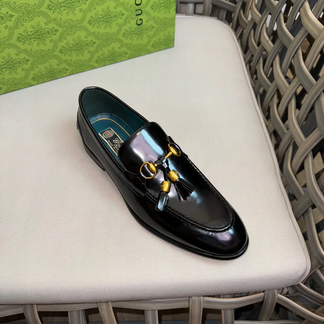 Men's shoes 💰900 Gucci ~ High-end genuine leather outsole men's casual leather shoes | The upper is made of imported original first-layer cowhide material | Classic horsebit decoration | Leather handmade tassel embellishment | Low-key luxury temperament | Comfortable foot feel | Imported genuine leather outsole | First-layer cowhide inner cowhide pad | Fine details Size: 39-44 (customized at 45.46)